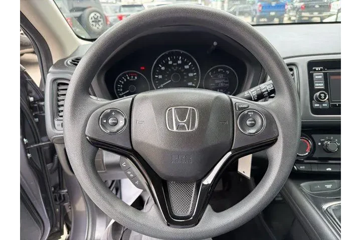$13657 : Honda HR-V 2016 LX 4dr Cross image 10
