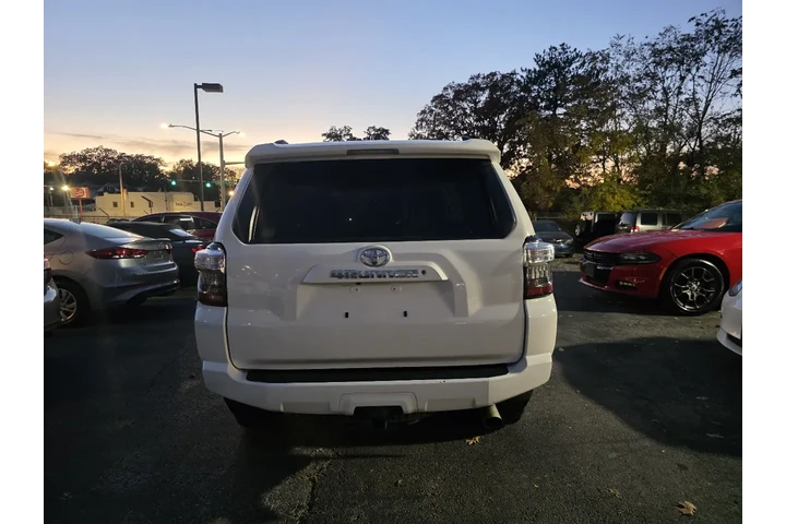 $23000 : 2019 4Runner SR5 4WD image 7