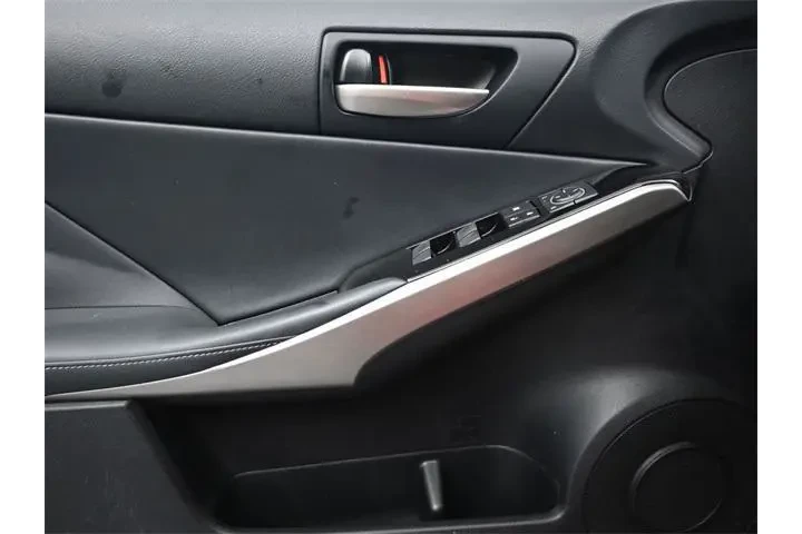 $22598 : Lexus IS 300 2018 4dr Sedan image 9