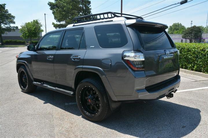 2016 4Runner SR5 Premium image 10