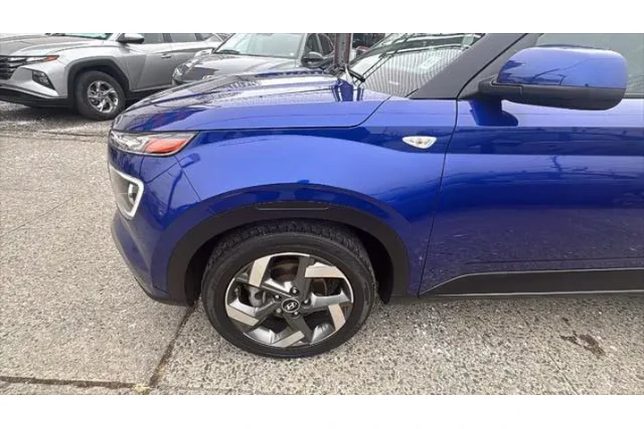 $16490 : Hyundai VENUE 2022 Limited 4 image 9