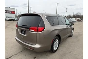 $9980 : 2017 Pacifica LX thumbnail