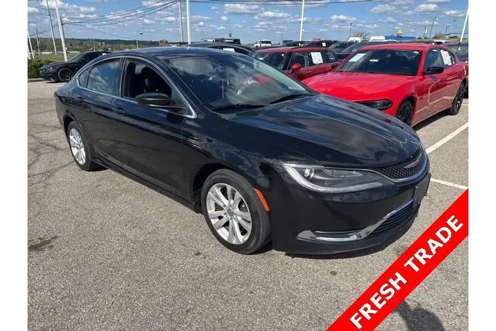 $2987 : Chrysler 200 2016 Limited 4d image 3