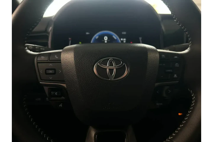 $32699 : Toyota Camry 2026 SE 4dr Sed image 10