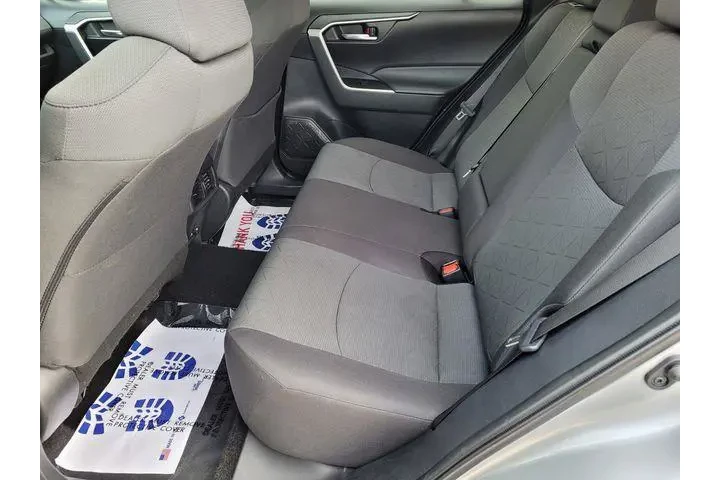 $29850 : Toyota RAV4 2024 AWD XLE 4dr image 6