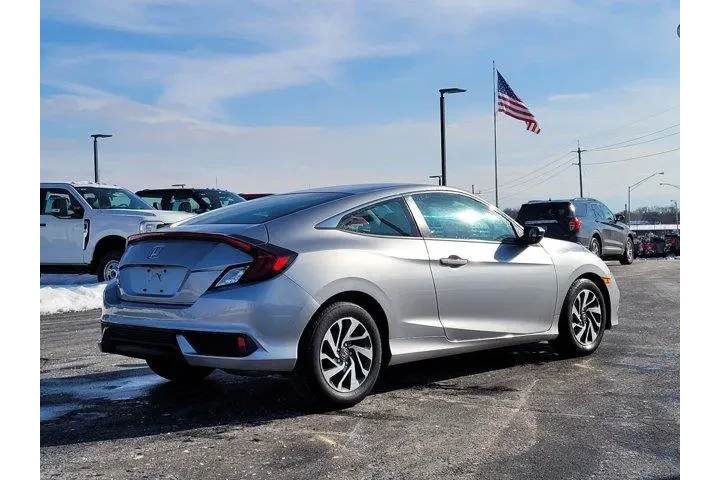 $15998 : Honda Civic 2019 LX 2dr Coup image 3