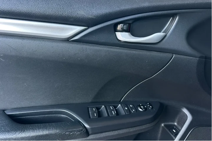 $18000 : Honda Civic 2019 Sport 4dr S image 10
