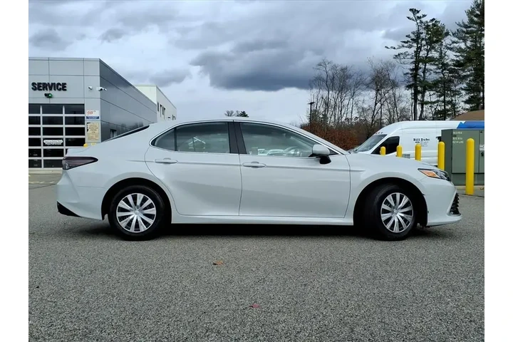 $24886 : Toyota Camry Hybrid 2023 LE image 2
