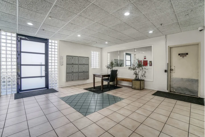 $1895 : Apt 1 Recamara/Parking Gratis image 2