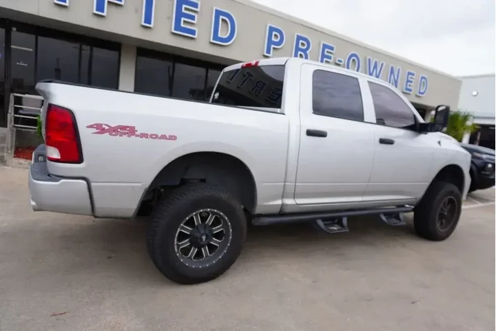 $22725 : Ram 1500 2014 4x4 Express 4d image 4
