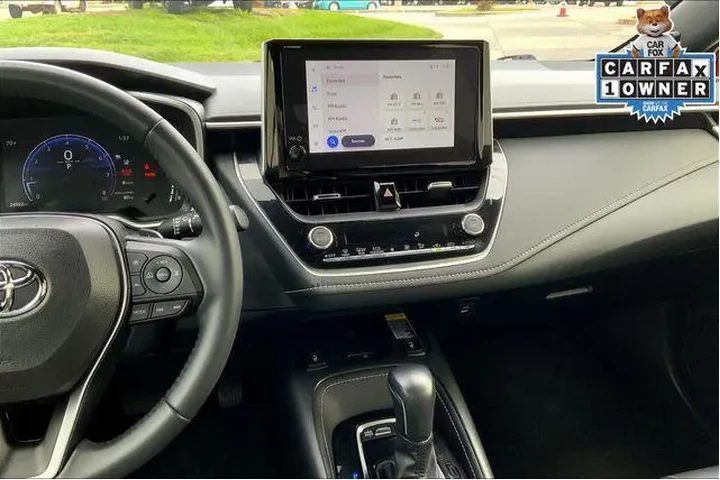 $25307 : Toyota Corolla Hatchback 202 image 6