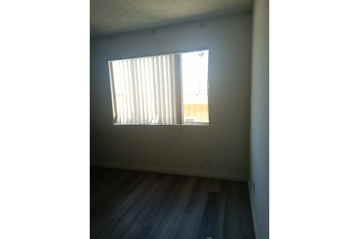 $1000 : Rento cuarto image 4