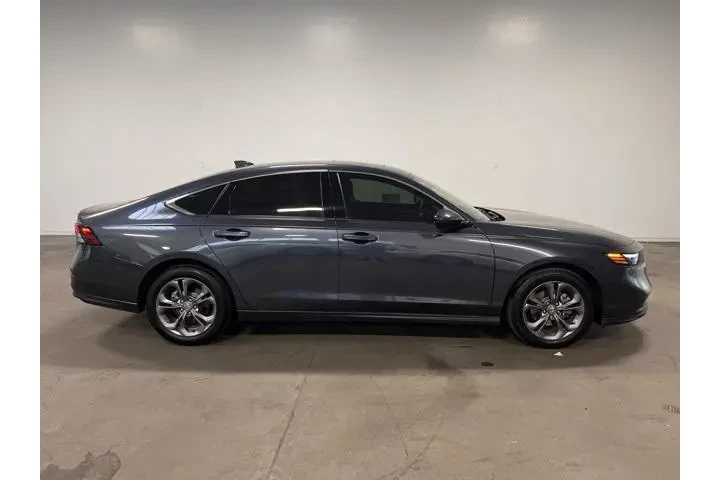 $24973 : Honda Accord 2023 EX 4dr Sed image 2