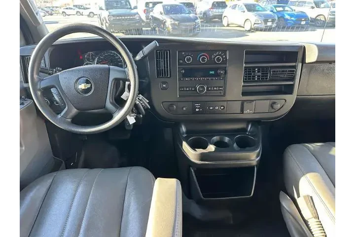 $22886 : Chevrolet Express 2019 LS 35 image 10