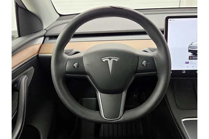 $34998 : Tesla Model Y 2023 AWD Long image 10