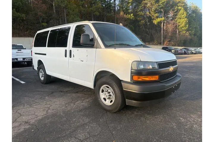 $38499 : Chevrolet Express 2022 LS 35 image 1