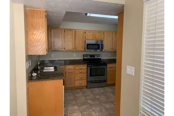 $1650 : Apartment for rent image 8