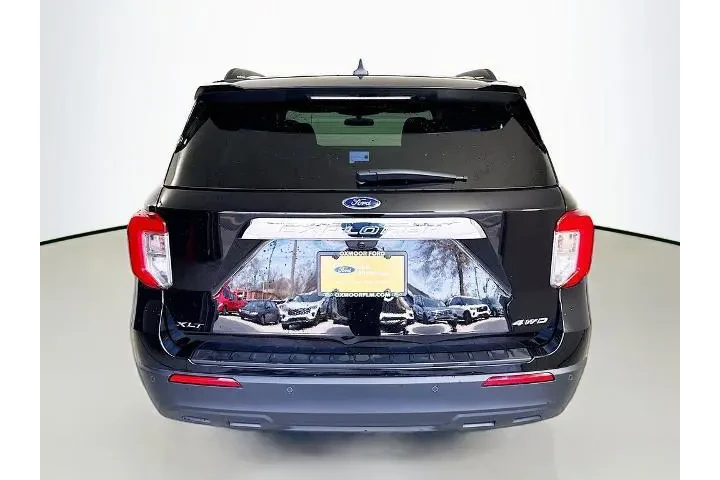 $32750 : Ford Explorer 2023 AWD XLT 4 image 6