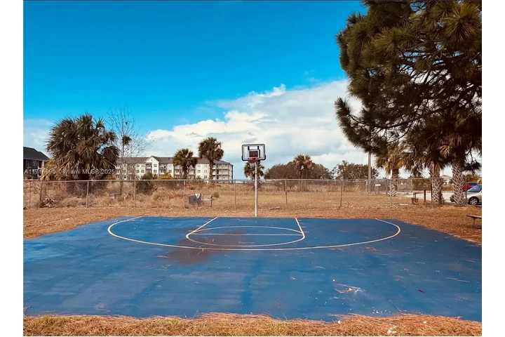 $65000 : Studio for sale image 7