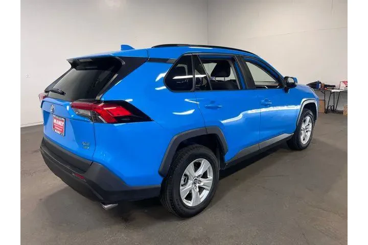 $22536 : Toyota RAV4 2019 AWD XLE 4dr image 3