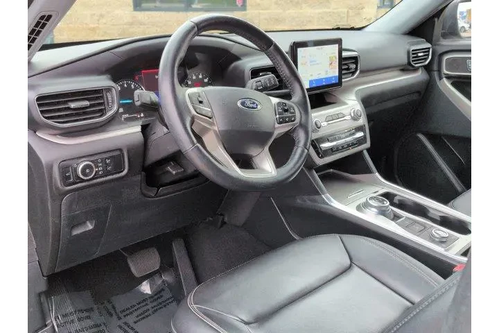 $39999 : Ford Explorer 2023 AWD XLT 4 image 10