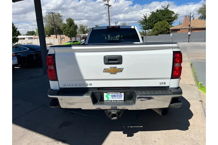 2015 Silverado 3500HD LTZ Cre image 6