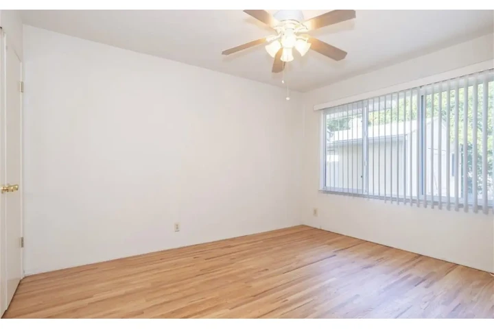 $2000 : 2Bed Home in South Los Angeles image 4