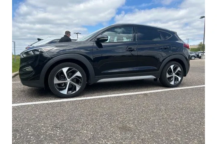 $16830 : Hyundai TUCSON 2017 AWD Nigh image 2