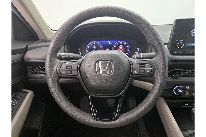 $25998 : Honda Accord 2024 LX 4dr Sed image 10