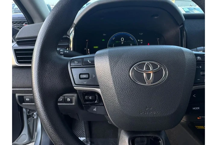 2025 Camry Hybrid LE image 8