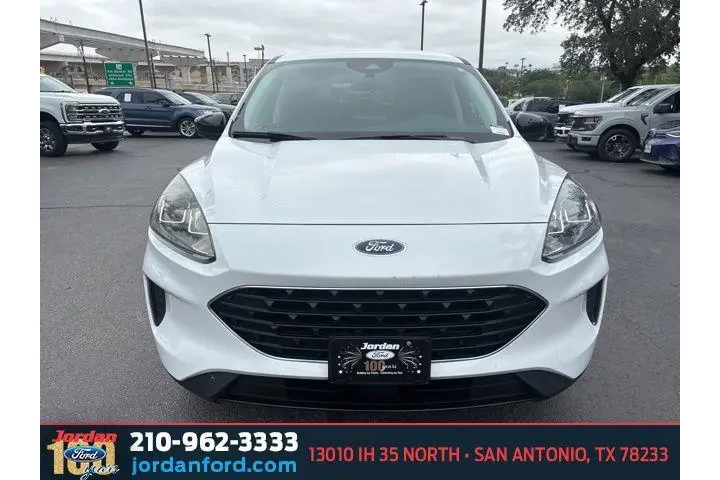 $18237 : Ford Escape 2022 SE 4dr SUV image 2
