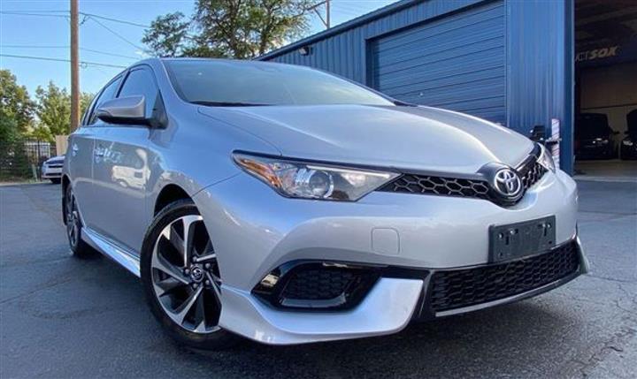 $14588 : 2018 Corolla iM LE, CLEAN CAR image 1