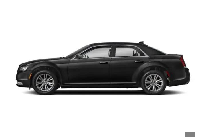 $22698 : Chrysler 300 2022 Touring 4d image 2