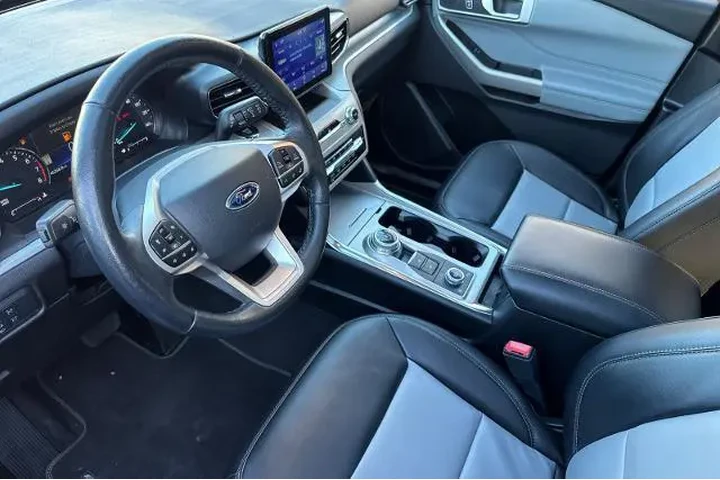 $27971 : Ford Explorer 2022 AWD XLT 4 image 7