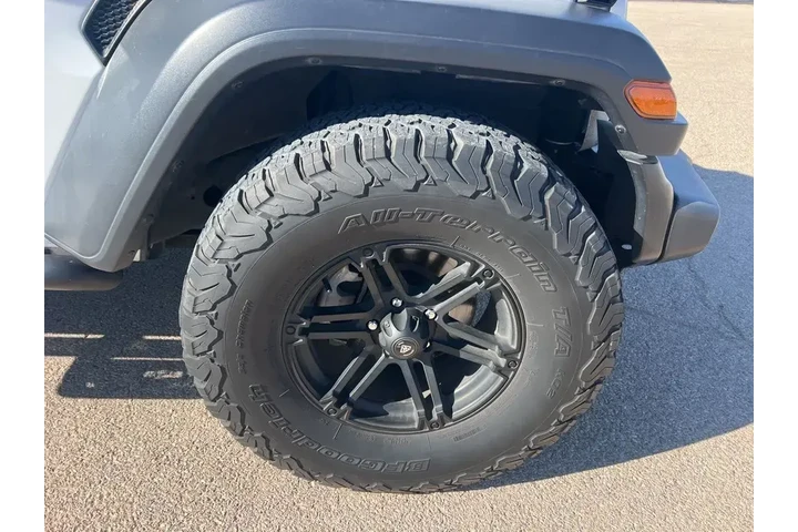 $30991 : Jeep Wrangler Unlimited 2021 image 7