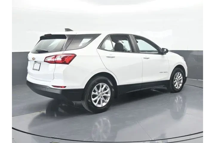 $14497 : Chevrolet Equinox 2021 LS 4d image 6