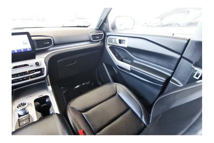 $29491 : Ford Explorer 2022 AWD XLT 4 image 9