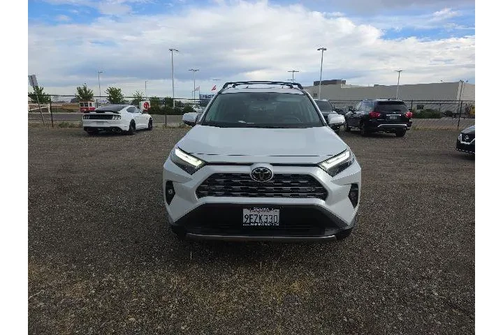 $37900 : Toyota RAV4 2023 AWD Limited image 2