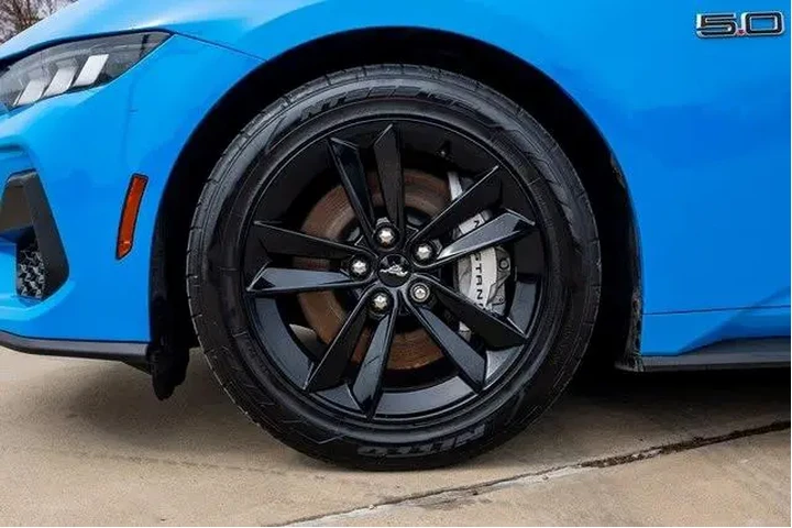 $38087 : Ford Mustang 2024 GT 2dr Fas image 3