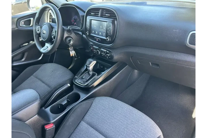 $8824 : Kia Soul 2020 S 4dr Crossove image 8