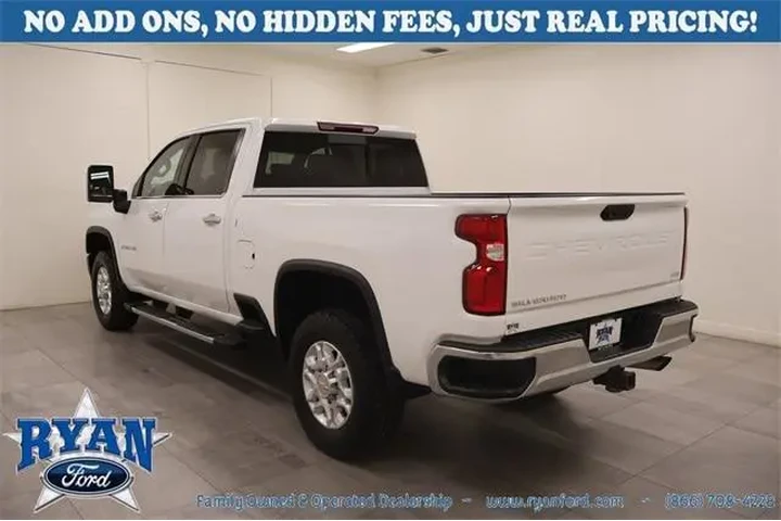 Chevrolet Silverado 2500HD 2 image 3