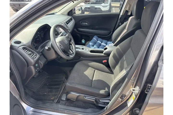 $12491 : Honda HR-V 2018 LX 4dr Cross image 1