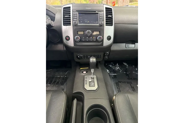 $26995 : 2021 Frontier Crew Cab PRO-4X image 9