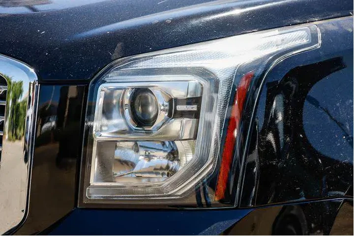 $30033 : GMC Yukon 2019 4x4 Denali 4d image 8