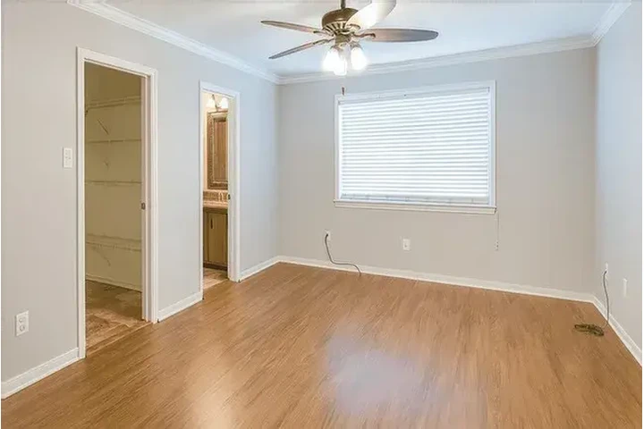 $1500 : 2 bed 2.5 bath available image 8