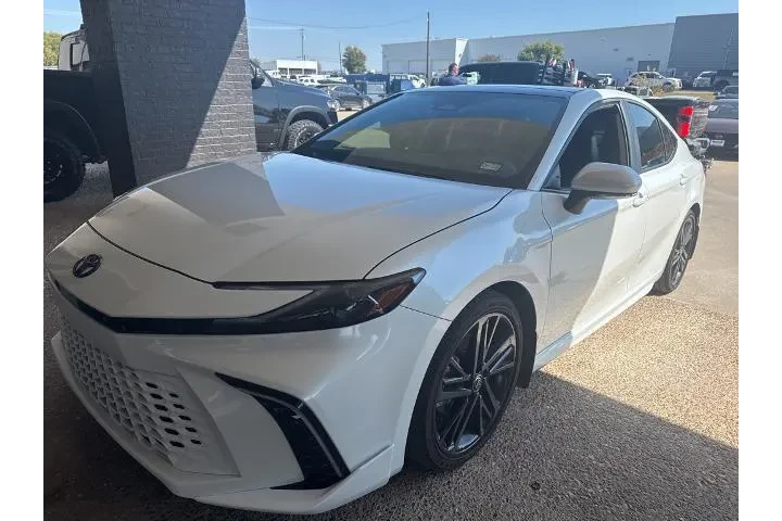 $35165 : Toyota Camry 2025 XSE 4dr Se image 1