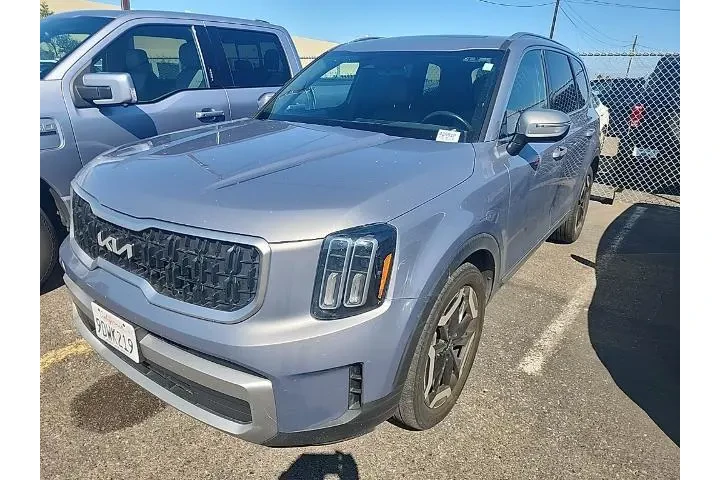 $34992 : Kia Telluride 2023 AWD EX 4d image 3