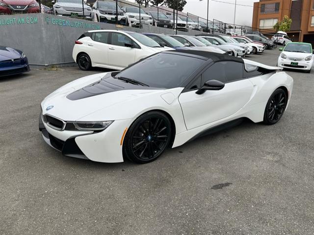 $74300 : Used 2019 i8 Roadster for sal image 3