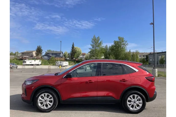 $28999 : 2023 Escape Active image 8