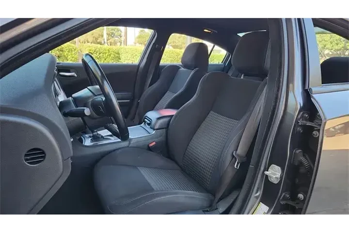 $24333 : Dodge Charger 2023 GT 4dr Se image 10